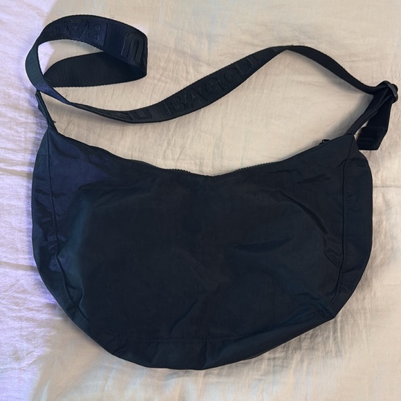 BAGGU Handbags - BAGGU - Original Medium Nylon Crescent Bag